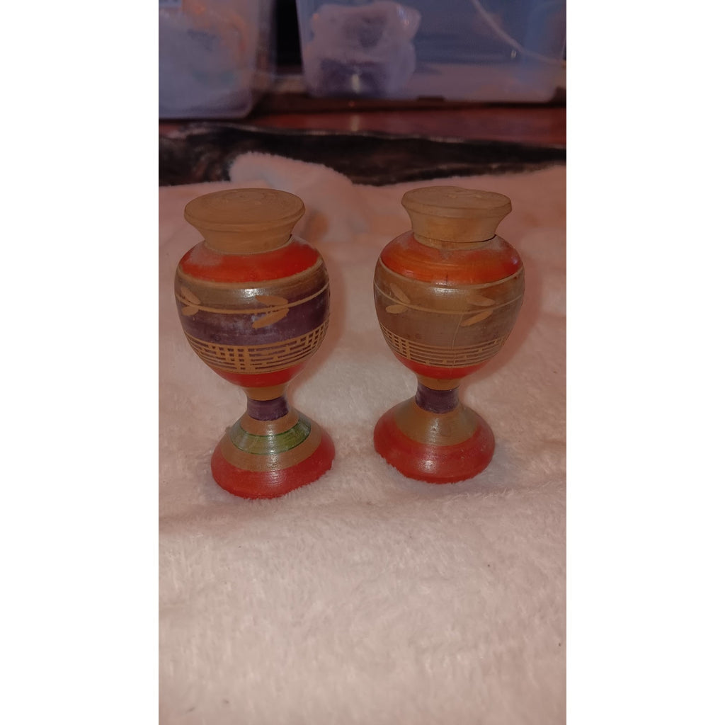 Mexico Handcrafted Wooden Red/Black Salt & Pepper Shakers Vintage