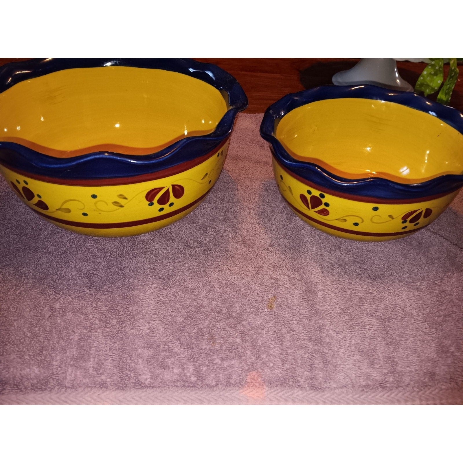Set Of 2 CELEBRATING HOME Ceramic Stoneware Floral Salad Nesting Bowls 9.5 X 5”