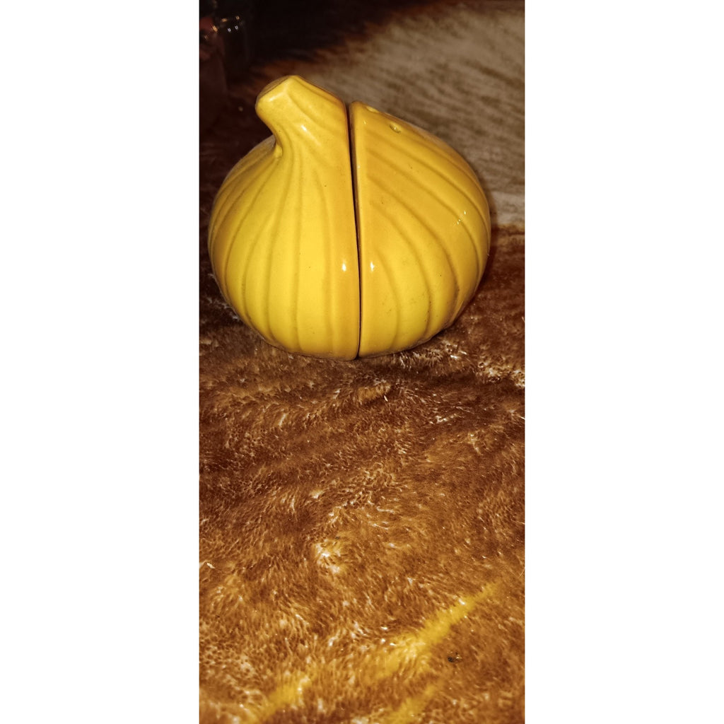 Onion Salt and Pepper Shakers Vintage