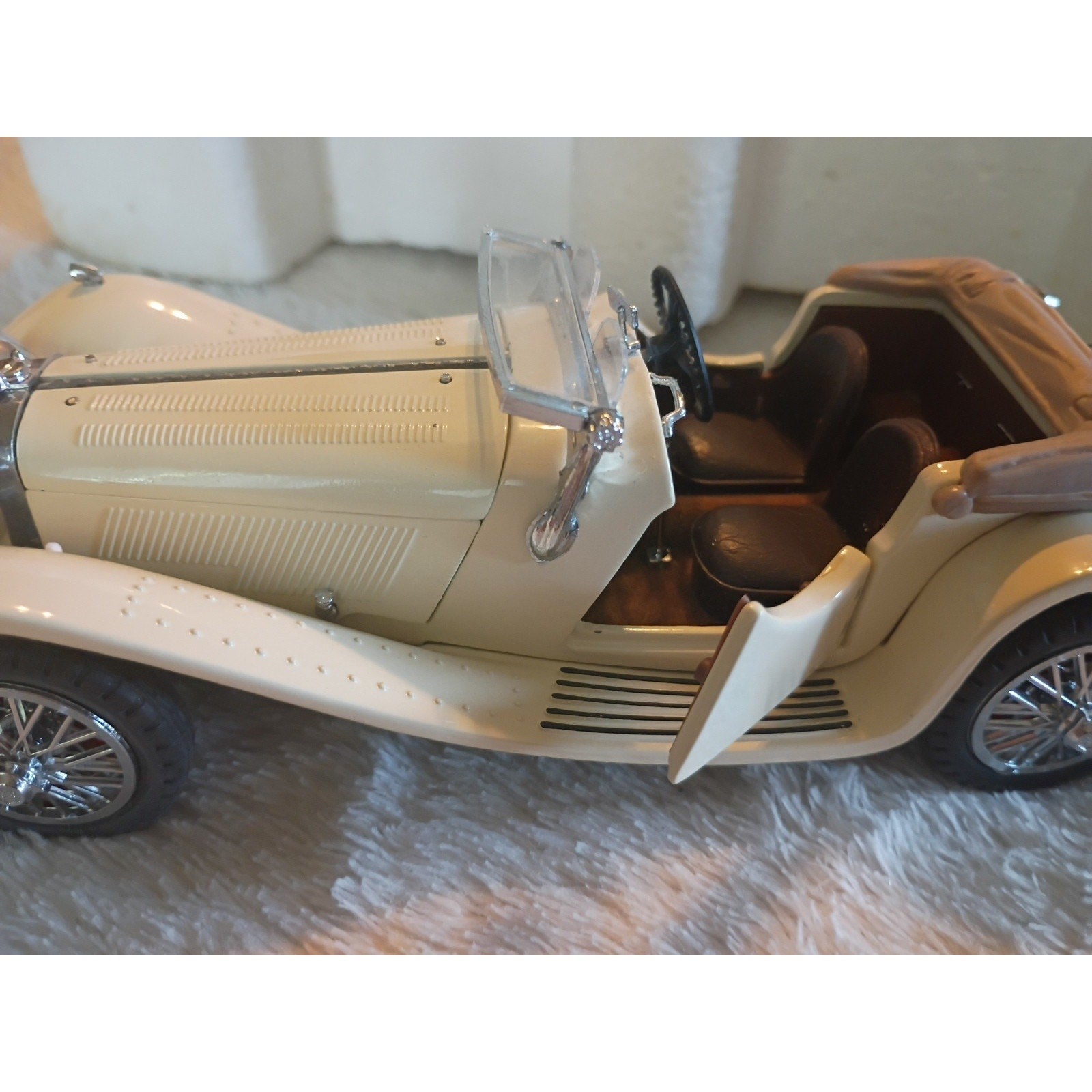 1/24 SCALE 1938 JAGUAR SS100 ROADSTER VINTAGE CREAM FRANKLIN MINT DIECAST NM
