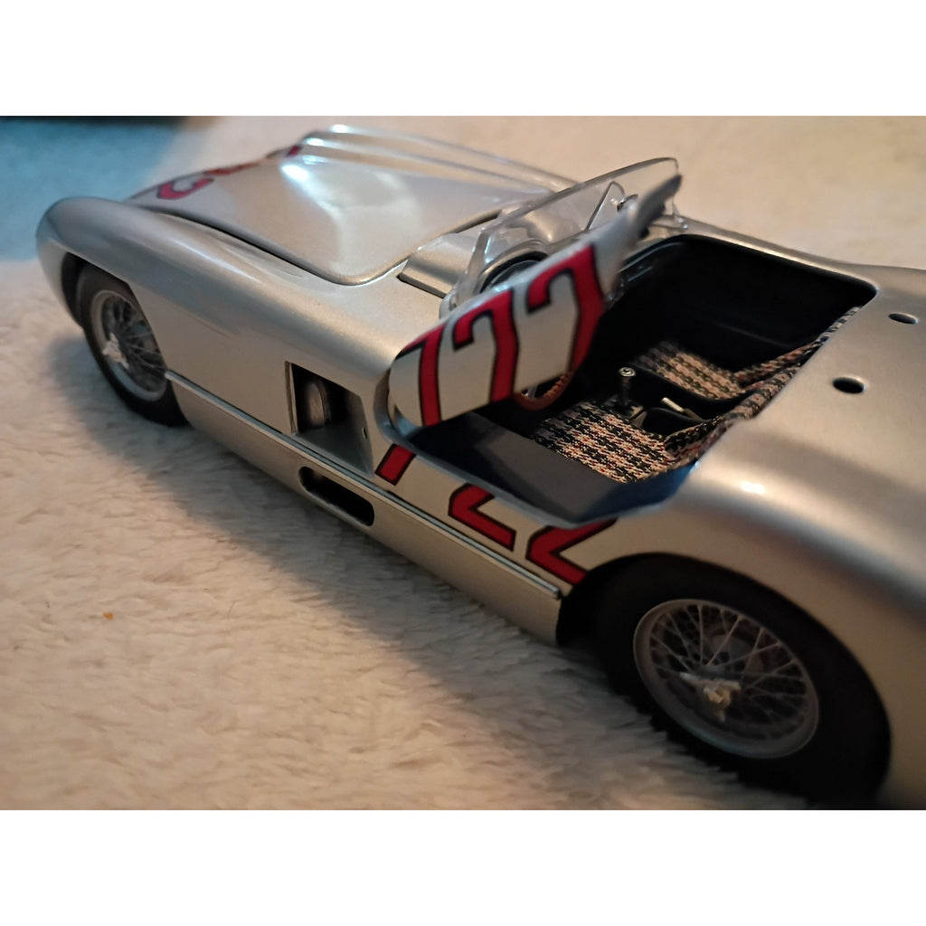 Mercedes Benz 300 SLR Stirling Moss 1955 Paul's Model Art 1:24 Diecast