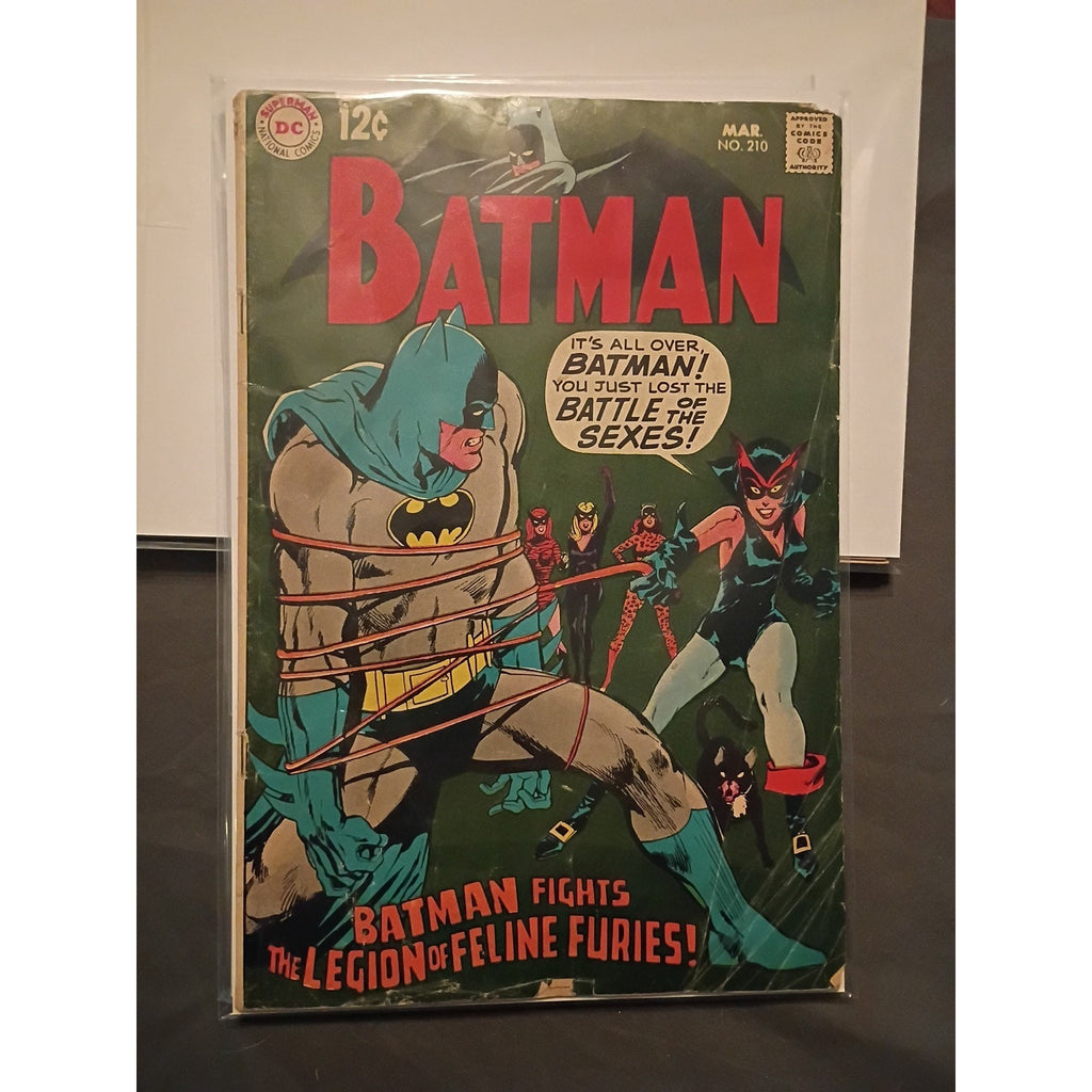DC Comics BATMAN Lot Of 3 #210,255,309 Key 1st Lupus, New Catwoman Costume Gd-FN