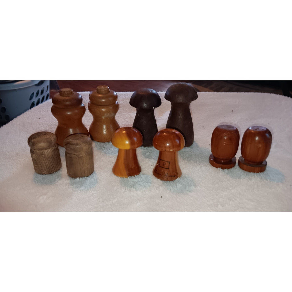 Vintage Mushroom Style Salt And Pepper Shaker Lot Of 5