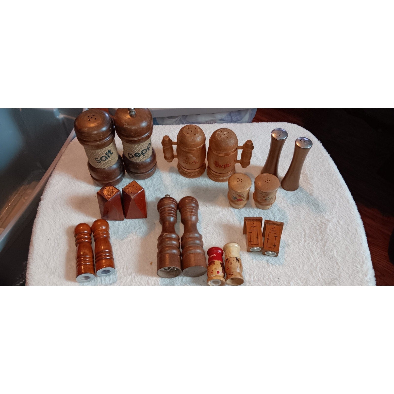 VTG LOT OF 9 MCM/BBQ WOOD SALT & PEPPER SHAKER SETS LOT OF 9 SETS