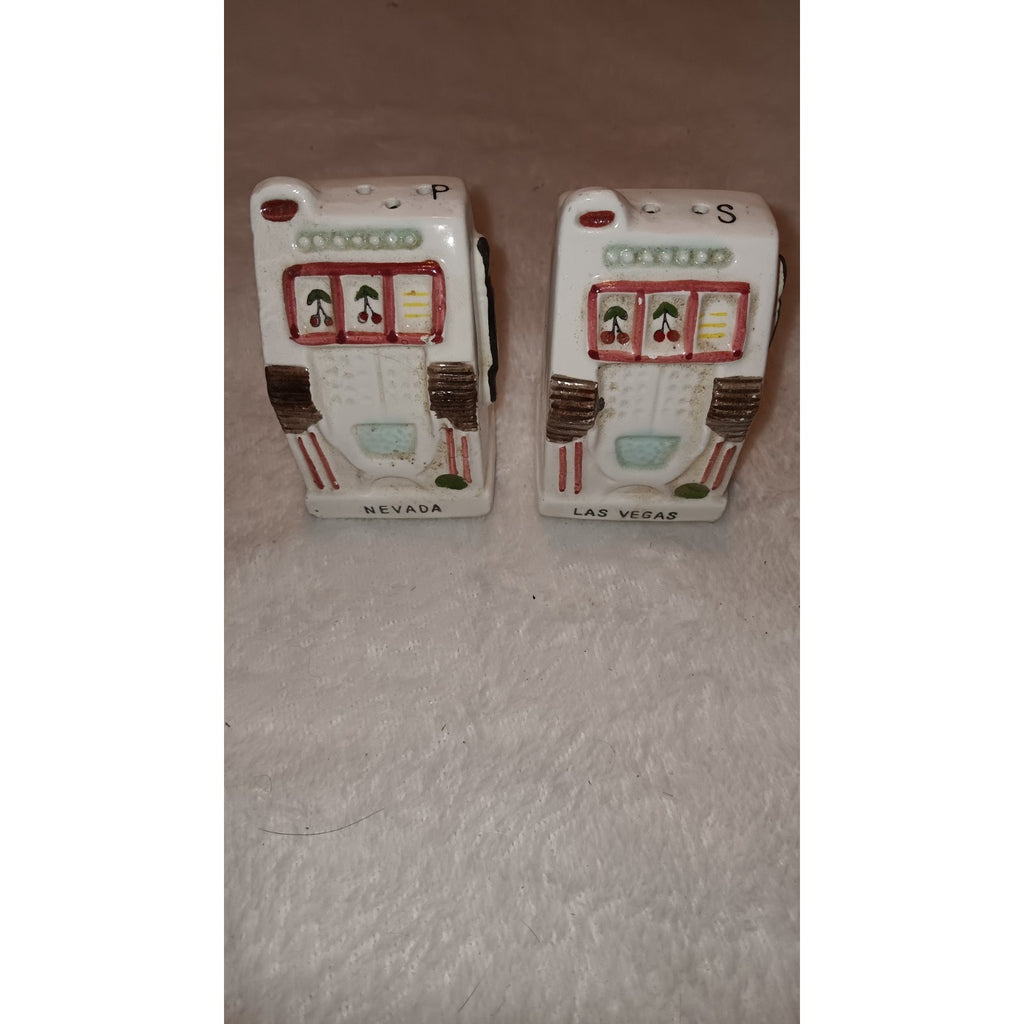 Vintage Ceramic Las Vegas Slot Machine Salt & Pepper Shakers made in Japan