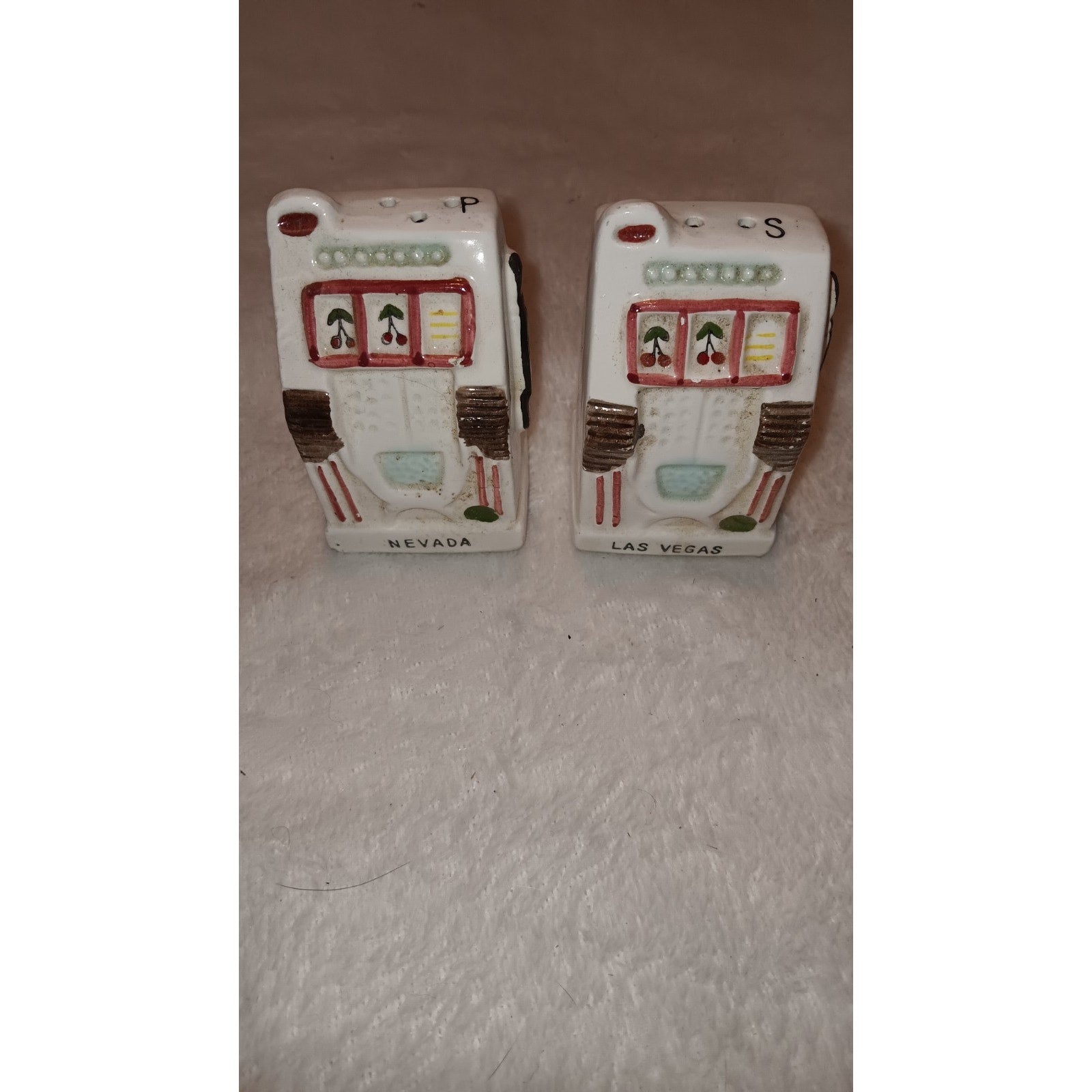 Vintage Ceramic Las Vegas Slot Machine Salt & Pepper Shakers made in Japan