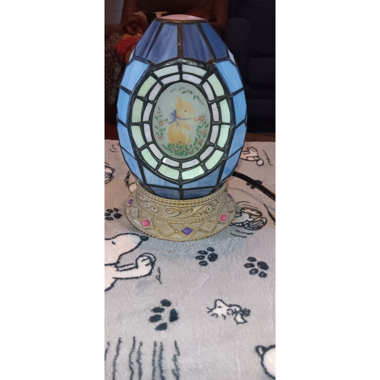 Vintage Cheyenne Slag Stained Glass Easter Bunny Rabbit Egg Table Lamp