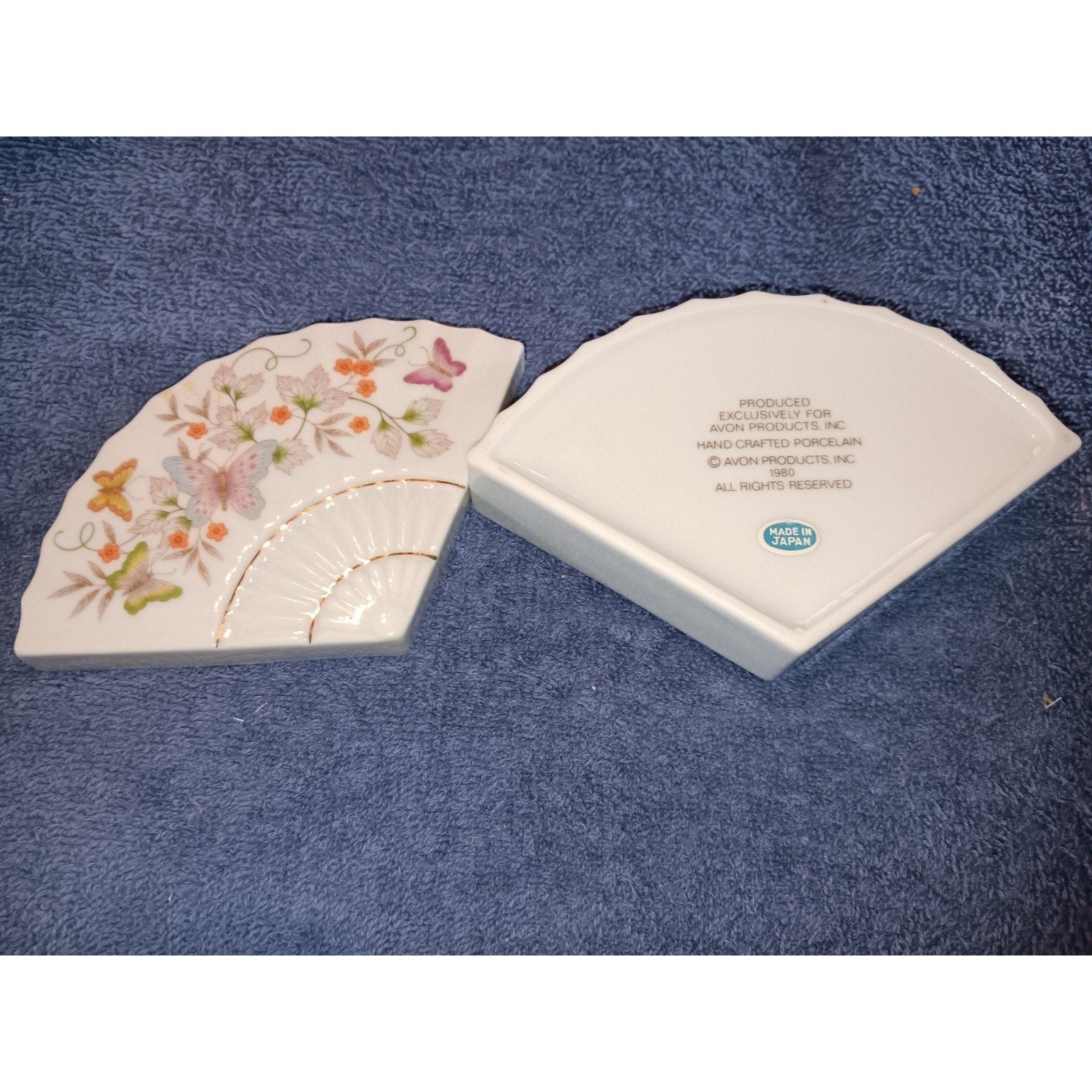 Vintage 1980 Avon White Porcelain Fan Shaped Butterfly Trinket Box w/ Flowers