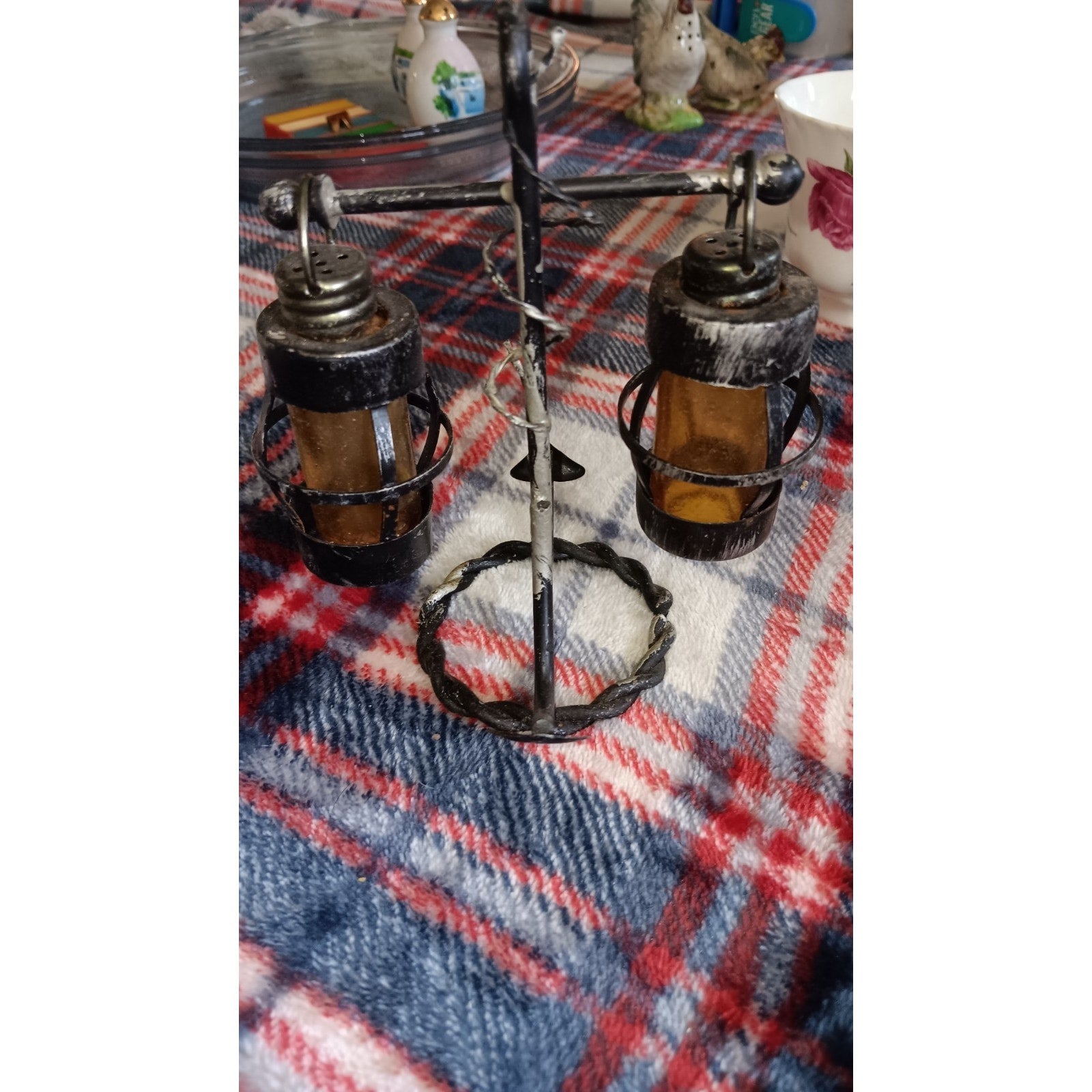 Vintage Salt & Pepper Shaker set Nautical Lanterns Gold