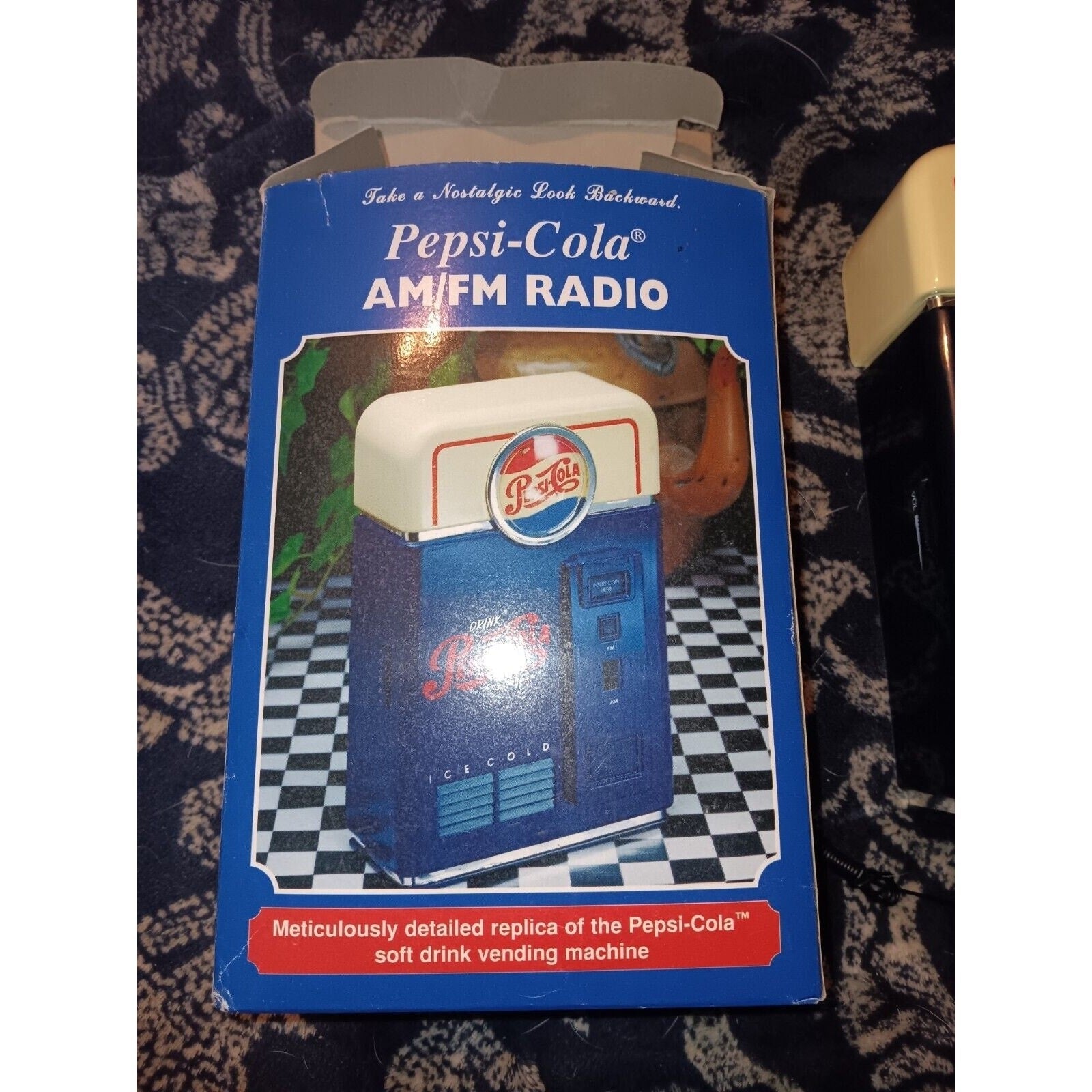Pepsi Cola Mini Vending Machine AM/FM Transistor 7” Radio 1998 Retro Vtg