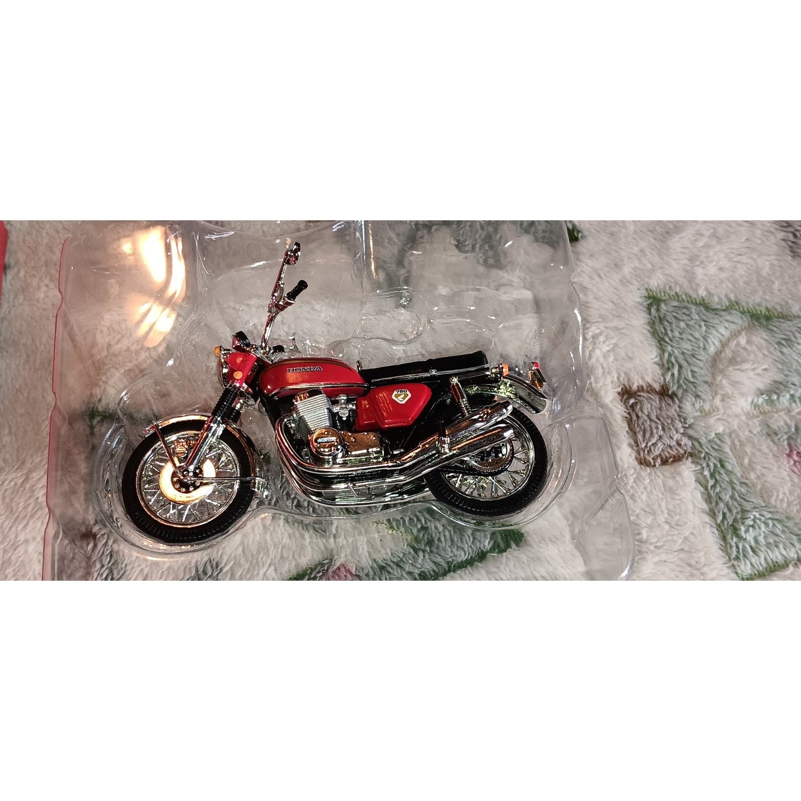 New in Box HONDA 1969 CB750 MOTORCYCLE 2018 HALLMARK ORNAMENT, NOS, collectable