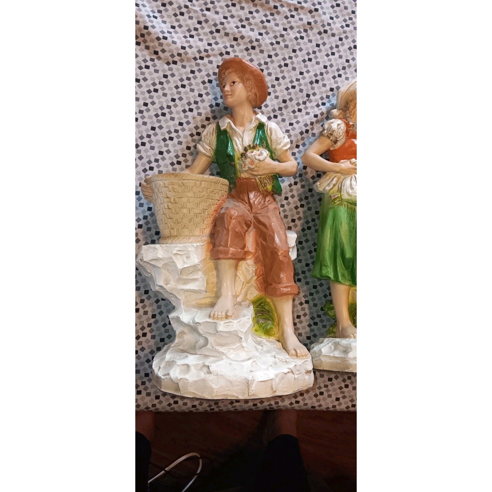 Universal Statuary Corp Peasant Figures #821 & #823 Manufactured in Chicago 1975