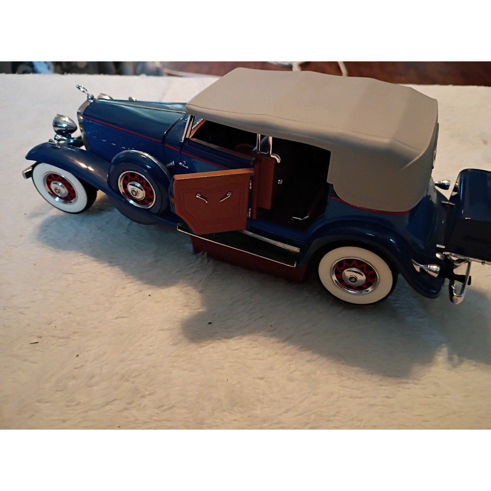 Vintage Franklin Mint 1:24 Scale Diecast 1932 Cadillac V-16 With Coa Beautiful