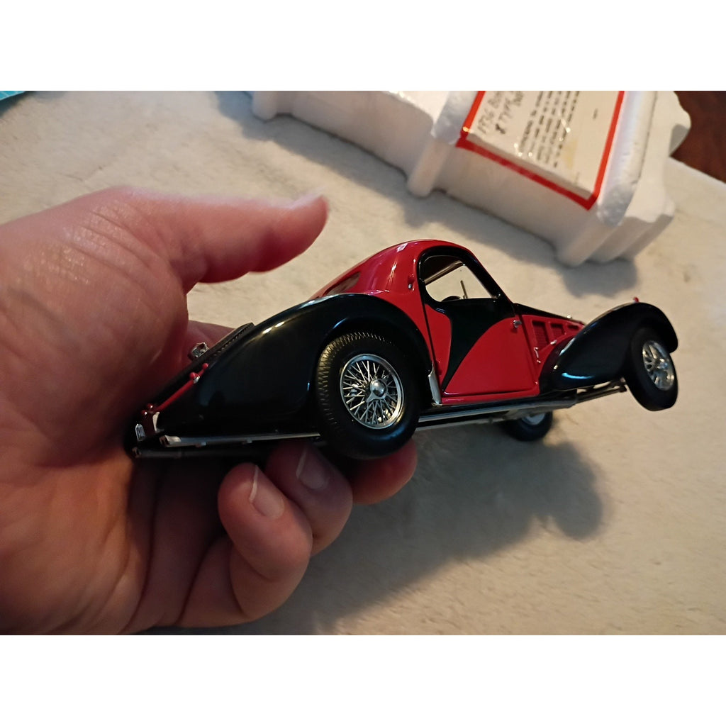 Franklin Mint Bugatti 1936 Type 57SC Red Black Diecast Boxed Model Car 1/24 1:24