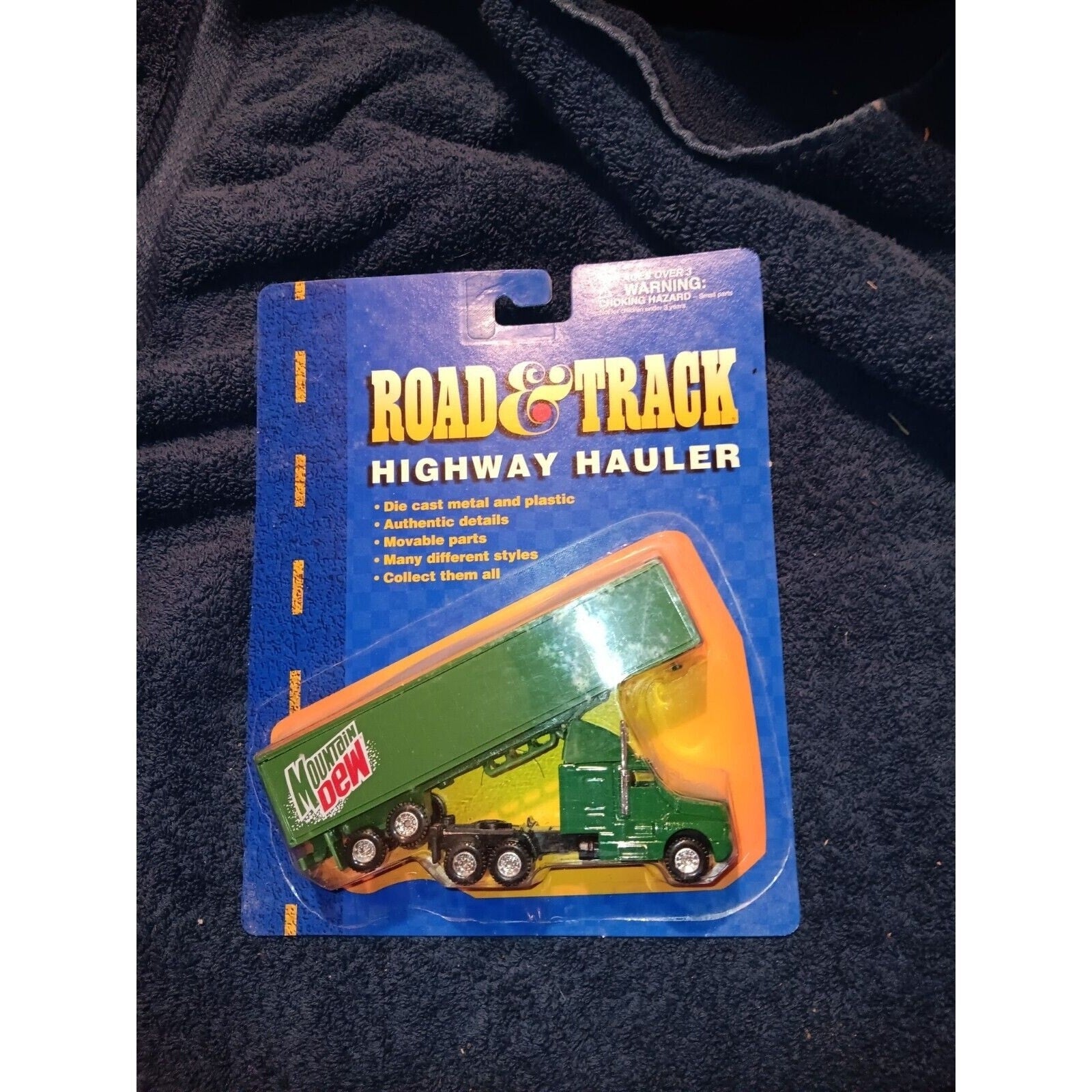 Road & Track Maisto Highway Hauler Mountain Dew Tractor W/Trailer, NEW